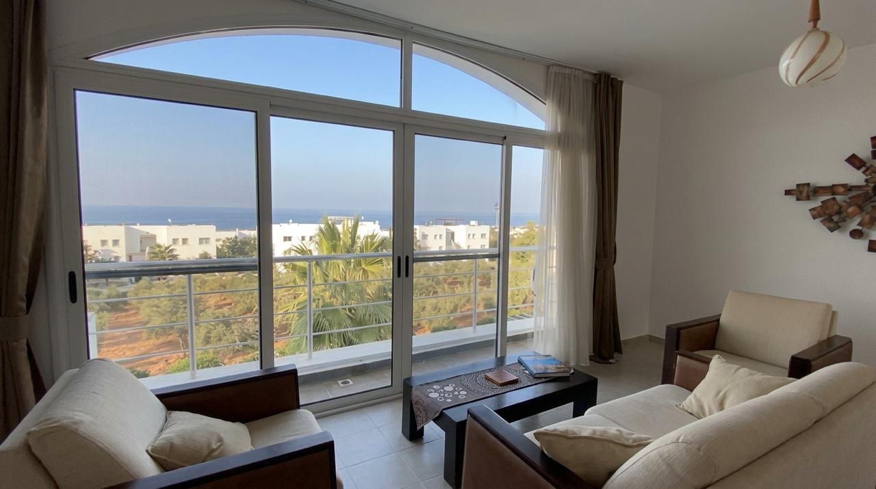 100 METERS TO THE SEA: PENTHOUSE WITH PRIVATE ROOF TERRACE – SOLE AGENT