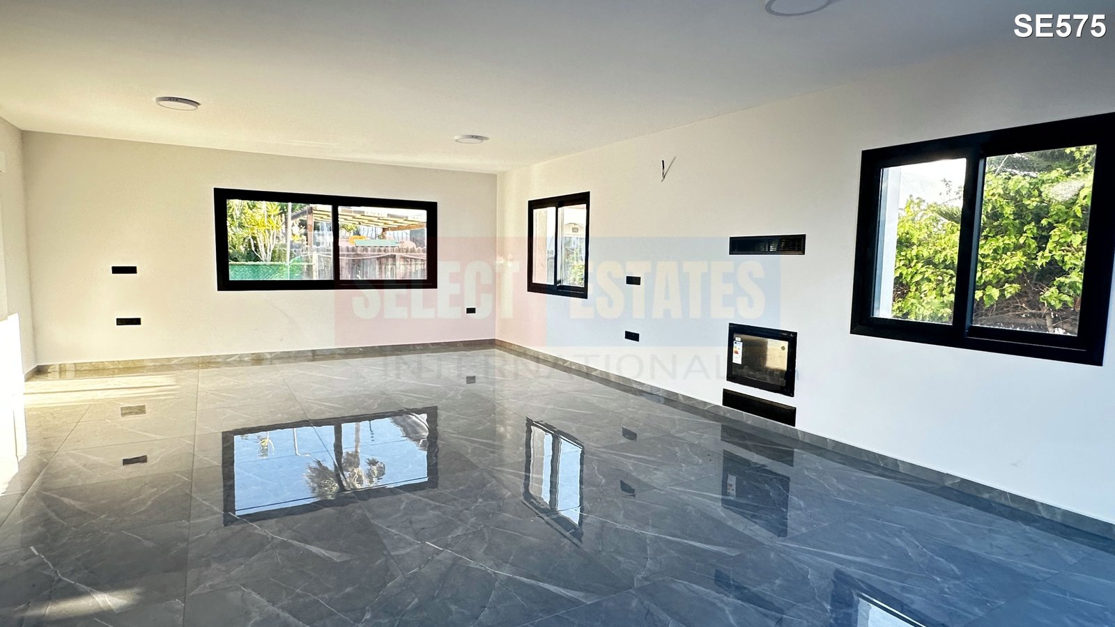 HAVUZ VE BODRUM KATLI LÜKS VILLA