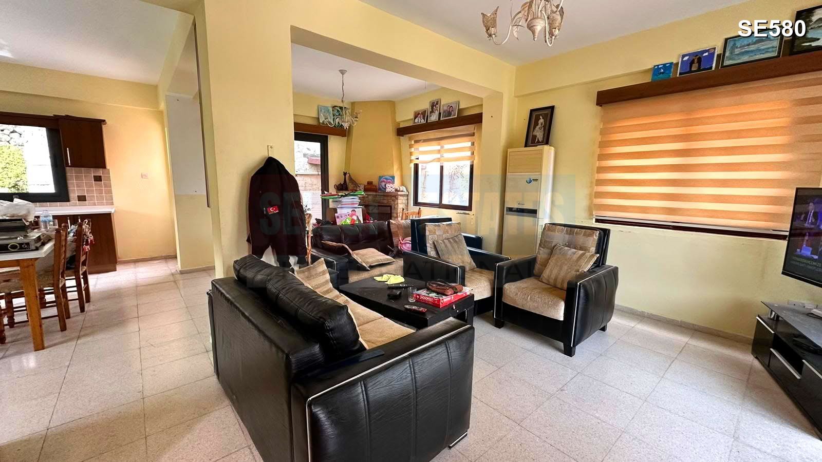 SE580_003 DAĞ MANZARALI VILLA
