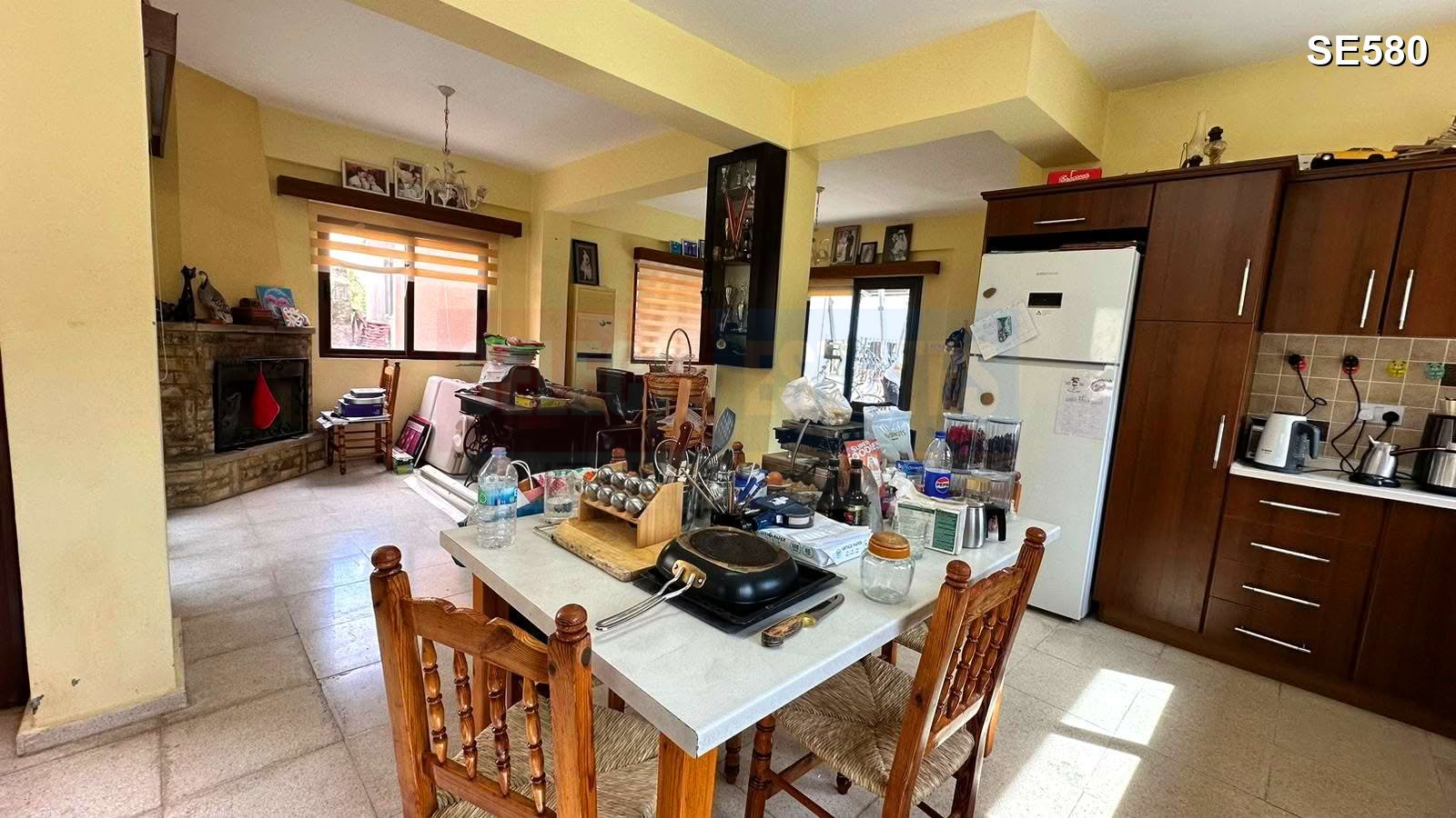 SE580_004 DAĞ MANZARALI VILLA