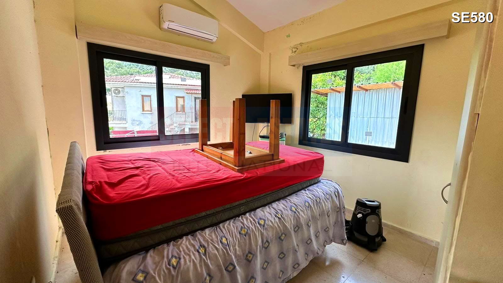 SE580_007 DAĞ MANZARALI VILLA