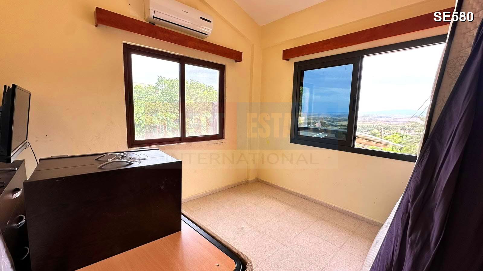 SE580_009 DAĞ MANZARALI VILLA