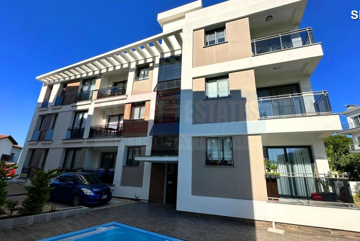 GARDEN APARTMENT WITH POOL