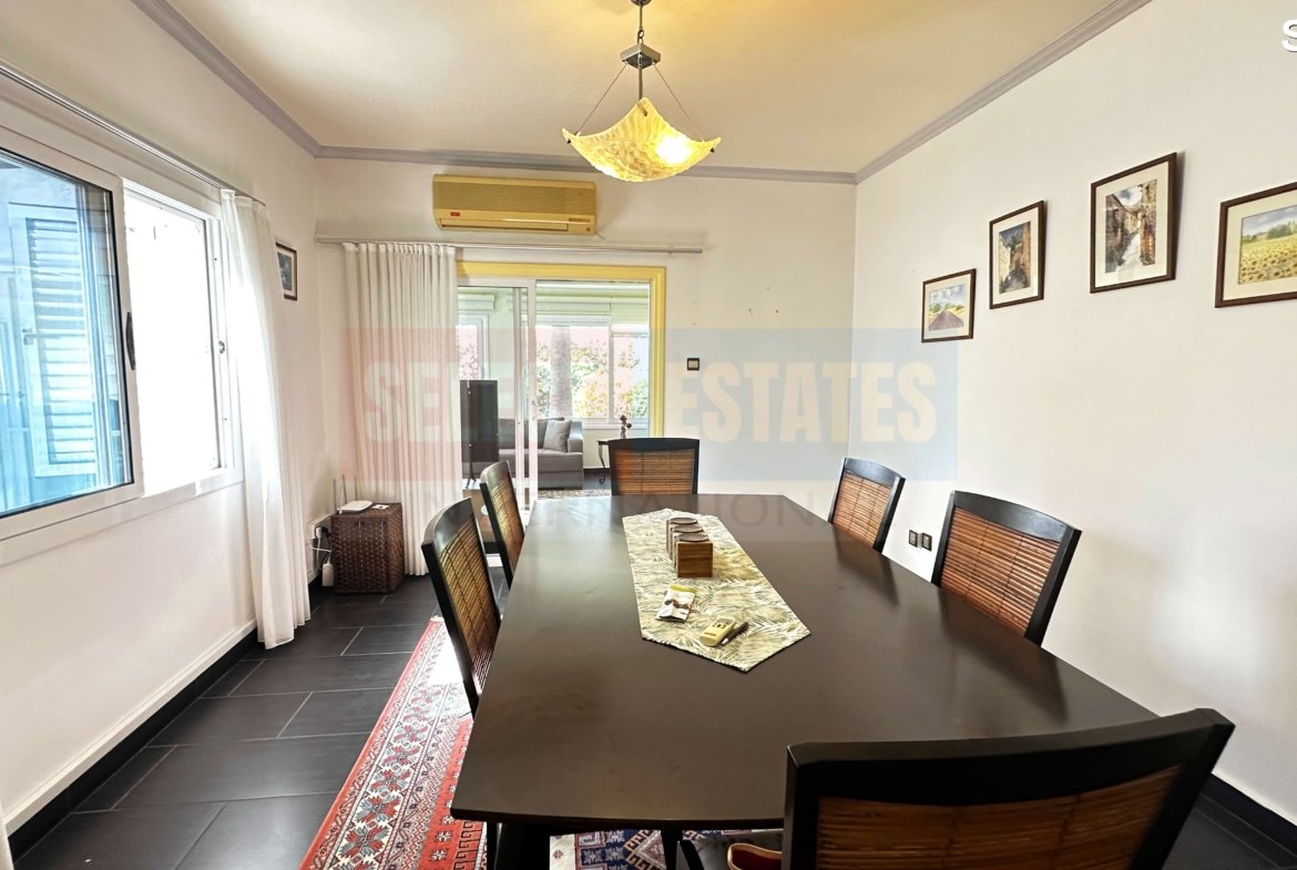 DETACHED BUNGALOW + INDEPENDENT GUEST HOUSE