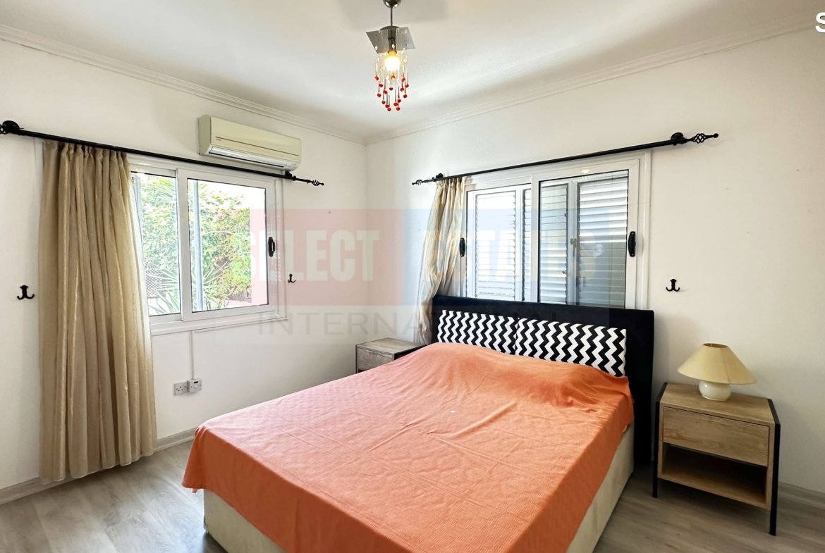 DETACHED BUNGALOW + INDEPENDENT GUEST HOUSE