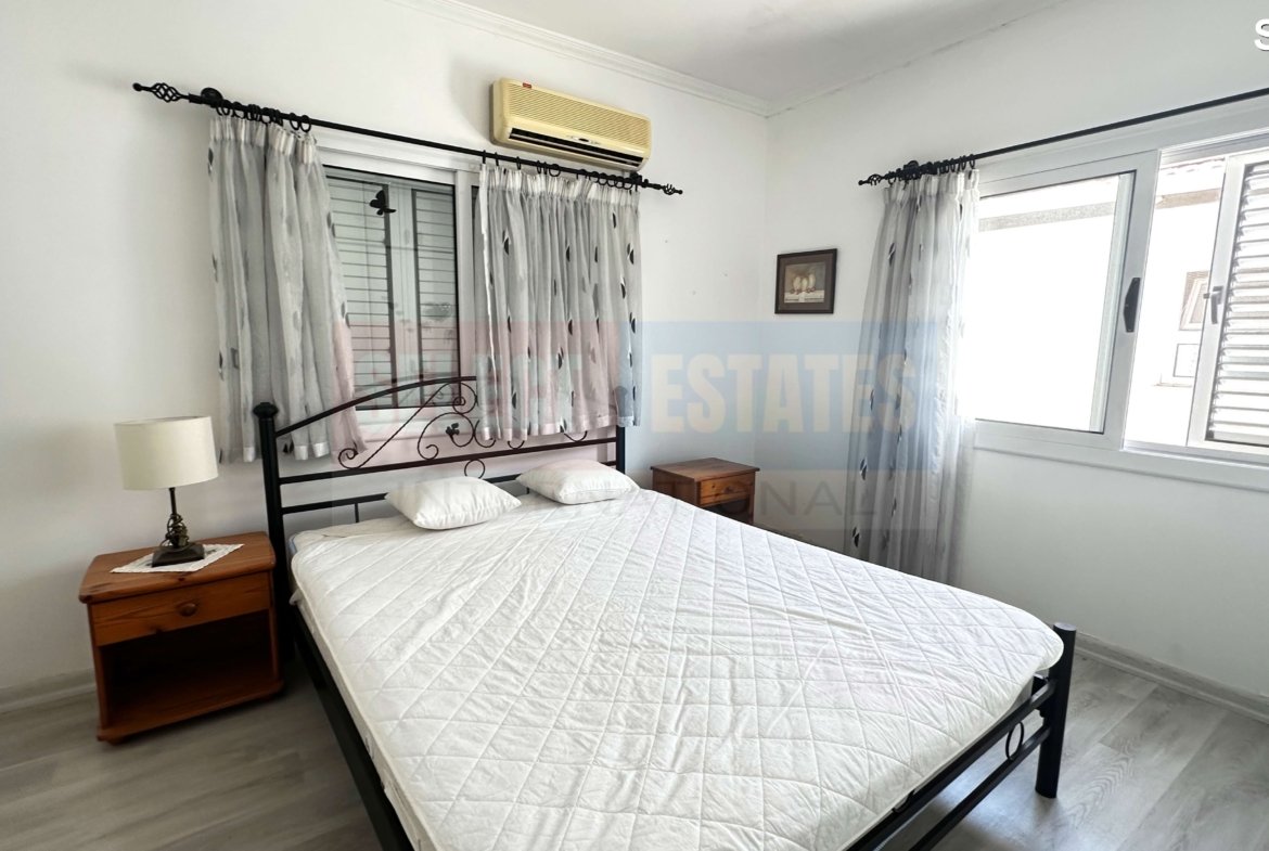 DETACHED BUNGALOW + INDEPENDENT GUEST HOUSE