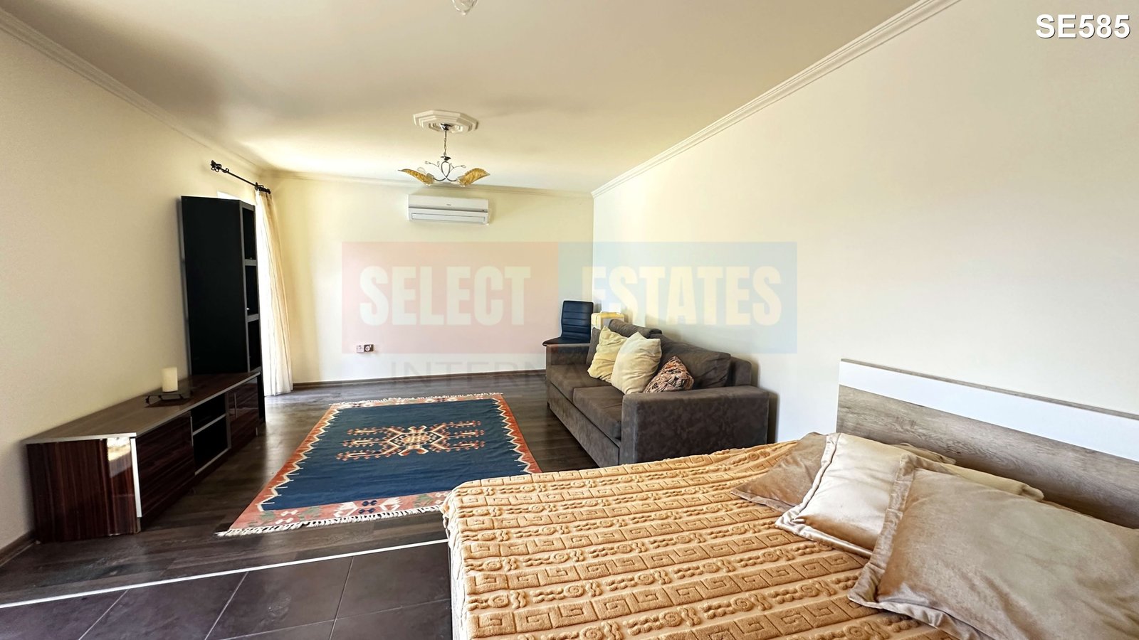 DETACHED BUNGALOW + INDEPENDENT GUEST HOUSE