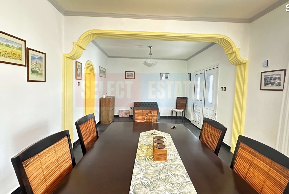 DETACHED BUNGALOW + INDEPENDENT GUEST HOUSE