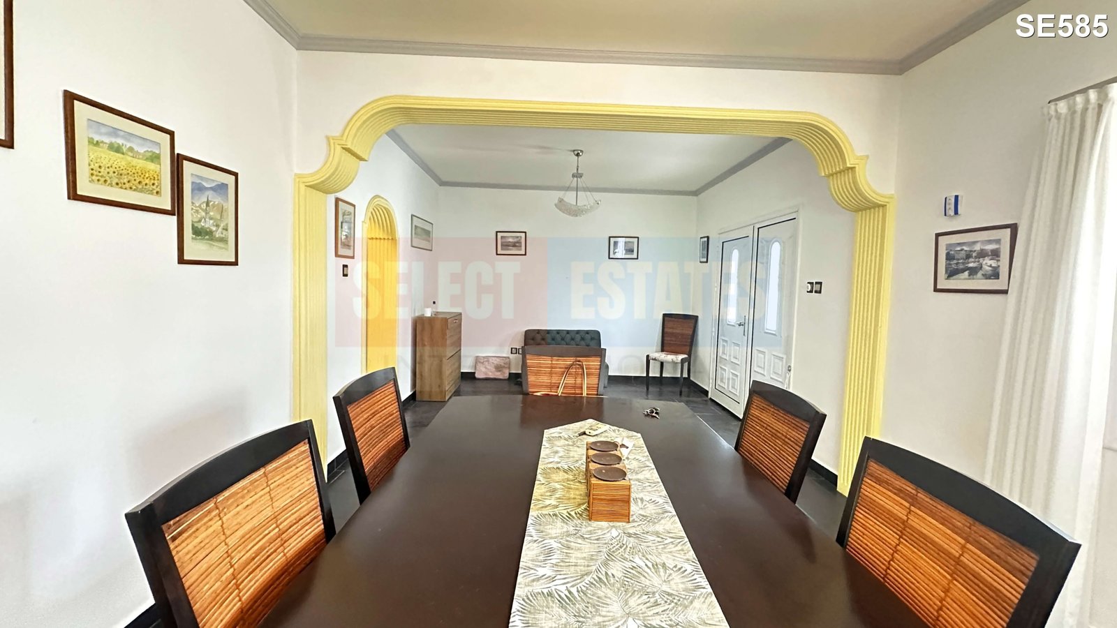DETACHED BUNGALOW + INDEPENDENT GUEST HOUSE