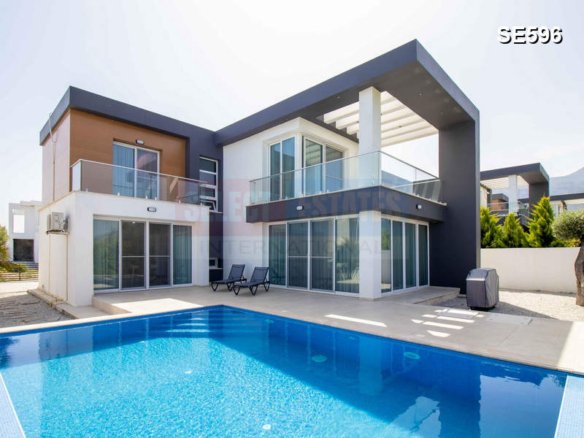ULTRA-MODERN VILLA