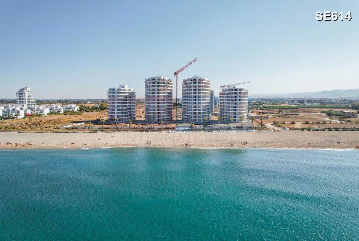 Luxury Beachfront Penthouse in Gaziveren