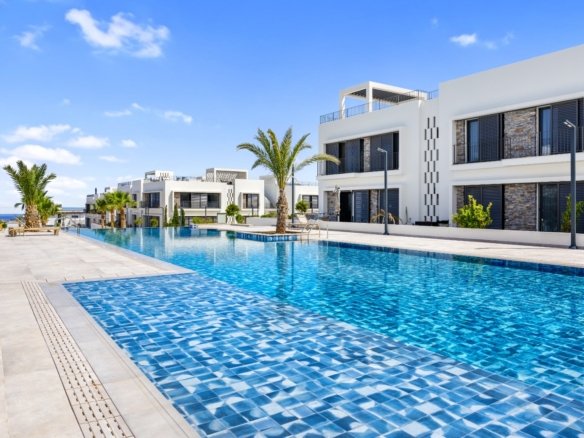 READY TO MOVE: FULLY FURNISHED LUXURY PENTHOUSE