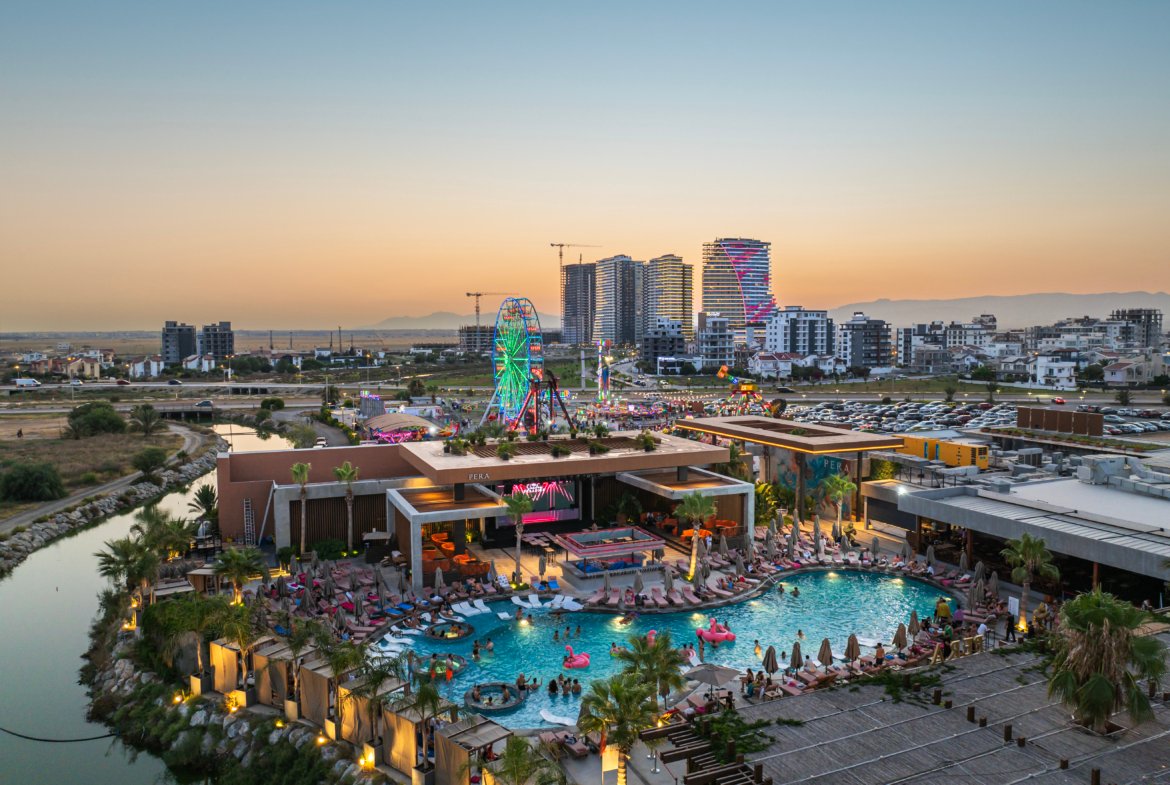 Ultra-Luxury Living in Long Beach
