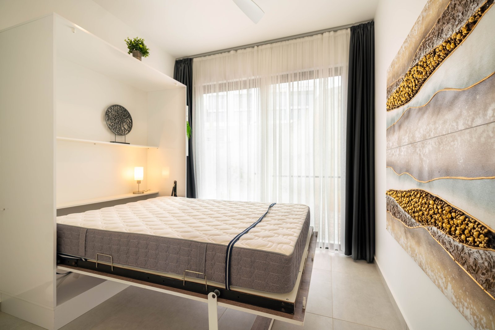 Nestled between the mountains and the sea. A brand-new, high-end, fully furnished, and modern dream villa in a prime, unobstructed oceanfront location—the kind you rarely find these days!