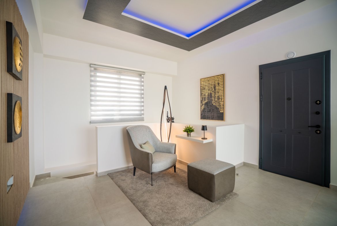 Nestled between the mountains and the sea. A brand-new, high-end, fully furnished, and modern dream villa in a prime, unobstructed oceanfront location—the kind you rarely find these days!