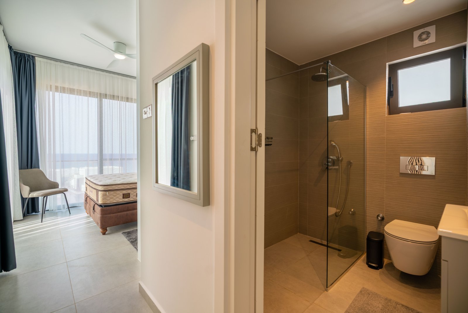 Nestled between the mountains and the sea. A brand-new, high-end, fully furnished, and modern dream villa in a prime, unobstructed oceanfront location—the kind you rarely find these days!