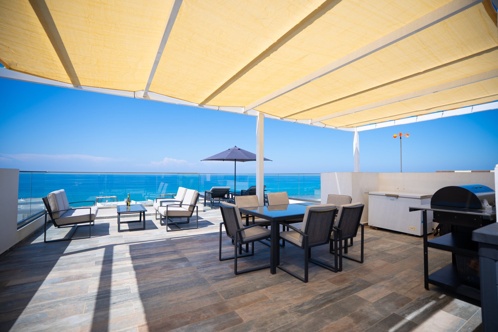 Nestled between the mountains and the sea. A brand-new, high-end, fully furnished, and modern dream villa in a prime, unobstructed oceanfront location—the kind you rarely find these days!
