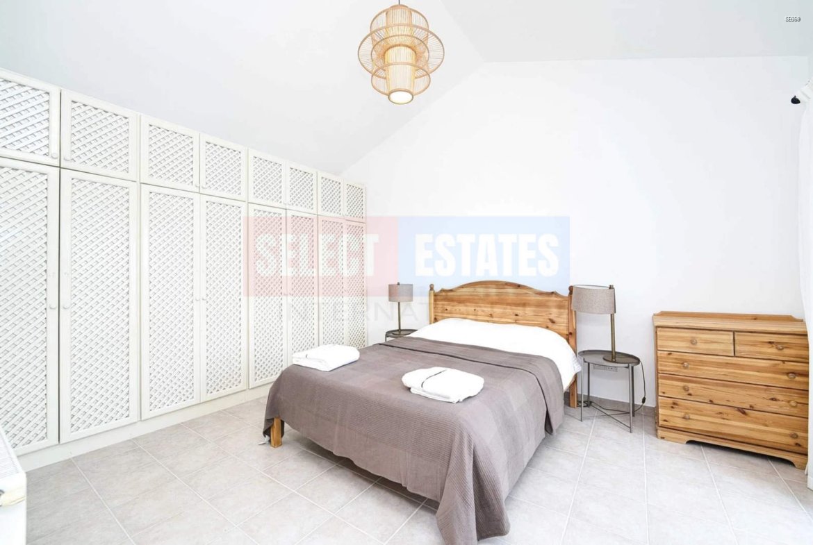 Panoramic Mediterranean Mansion in Karmi