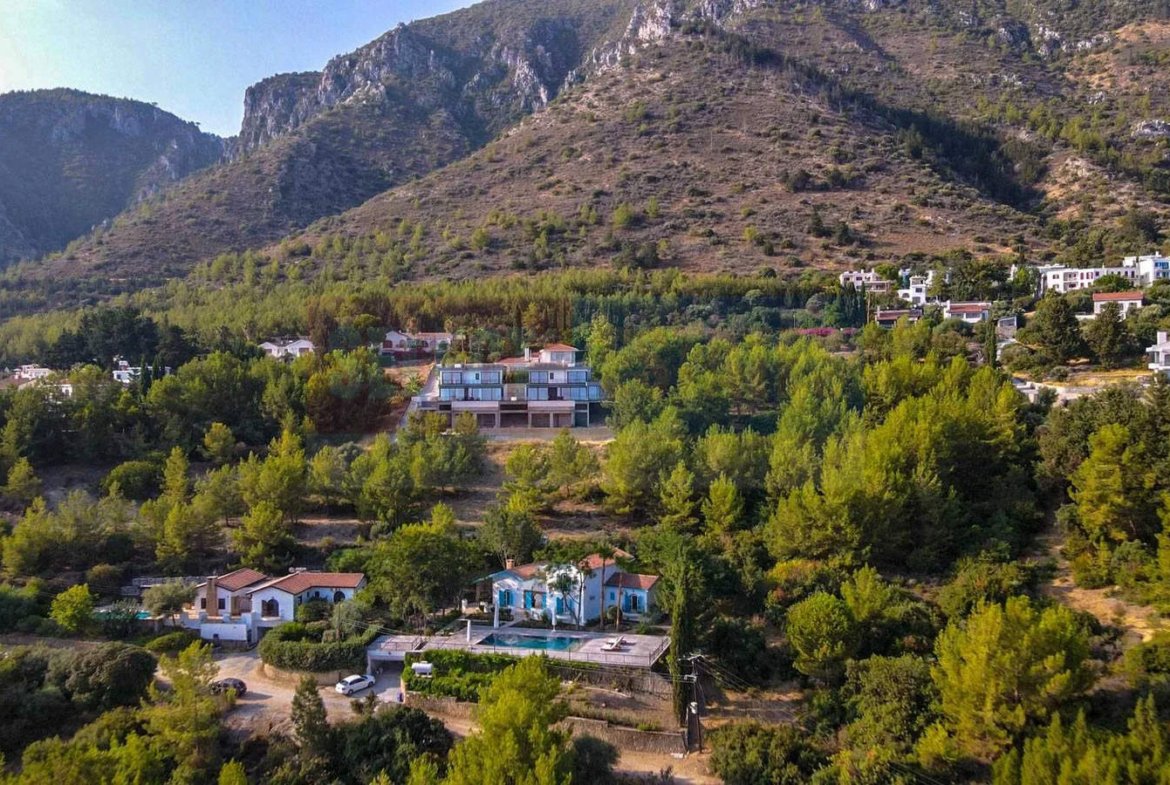 Panoramic Mediterranean Mansion in Karmi