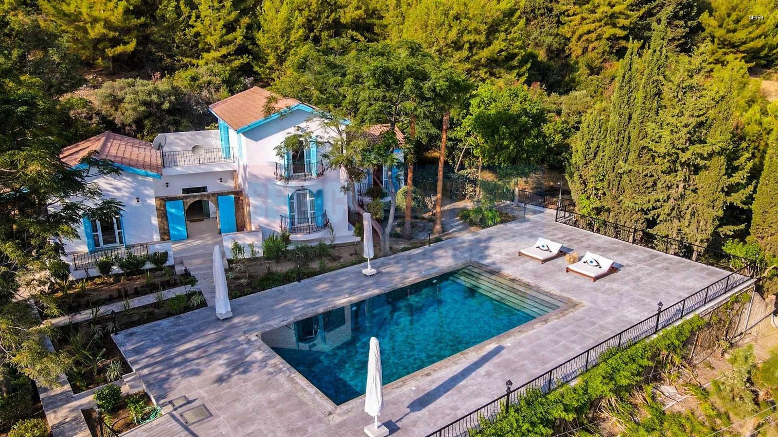 Panoramic Mediterranean Mansion in Karmi