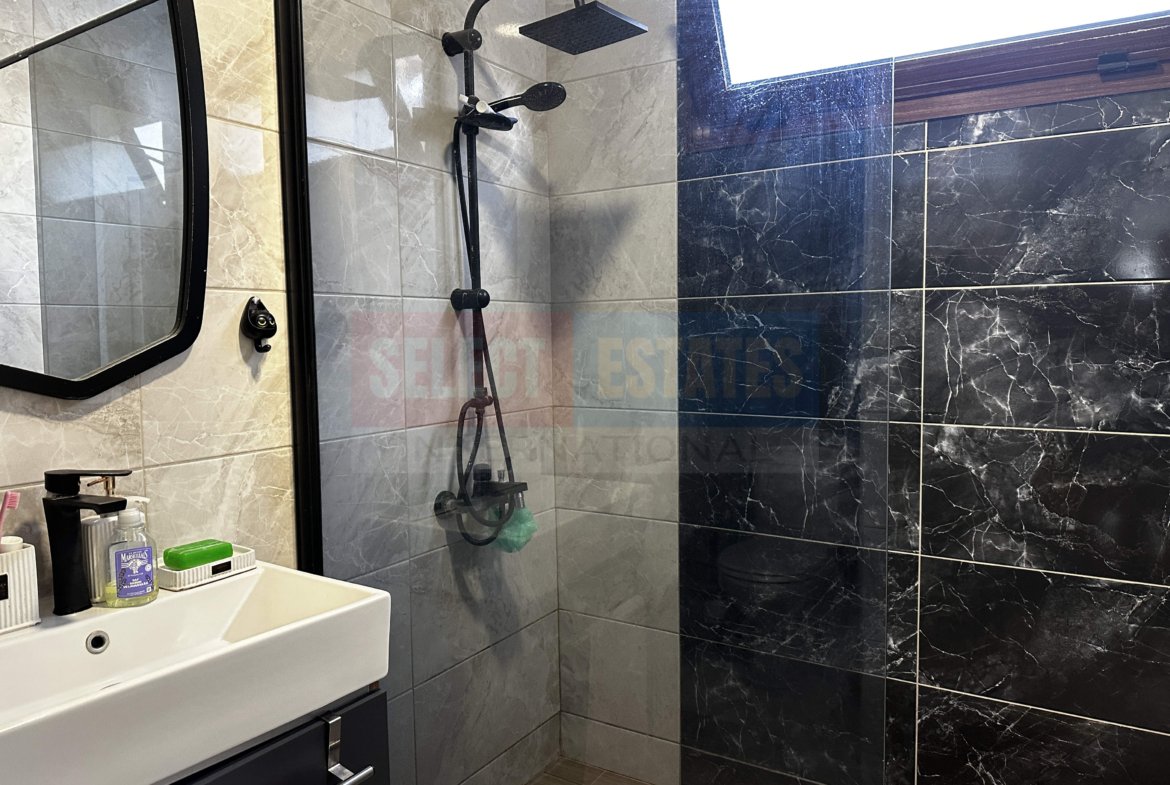 Prestigious Seaside Villa in Alsancak