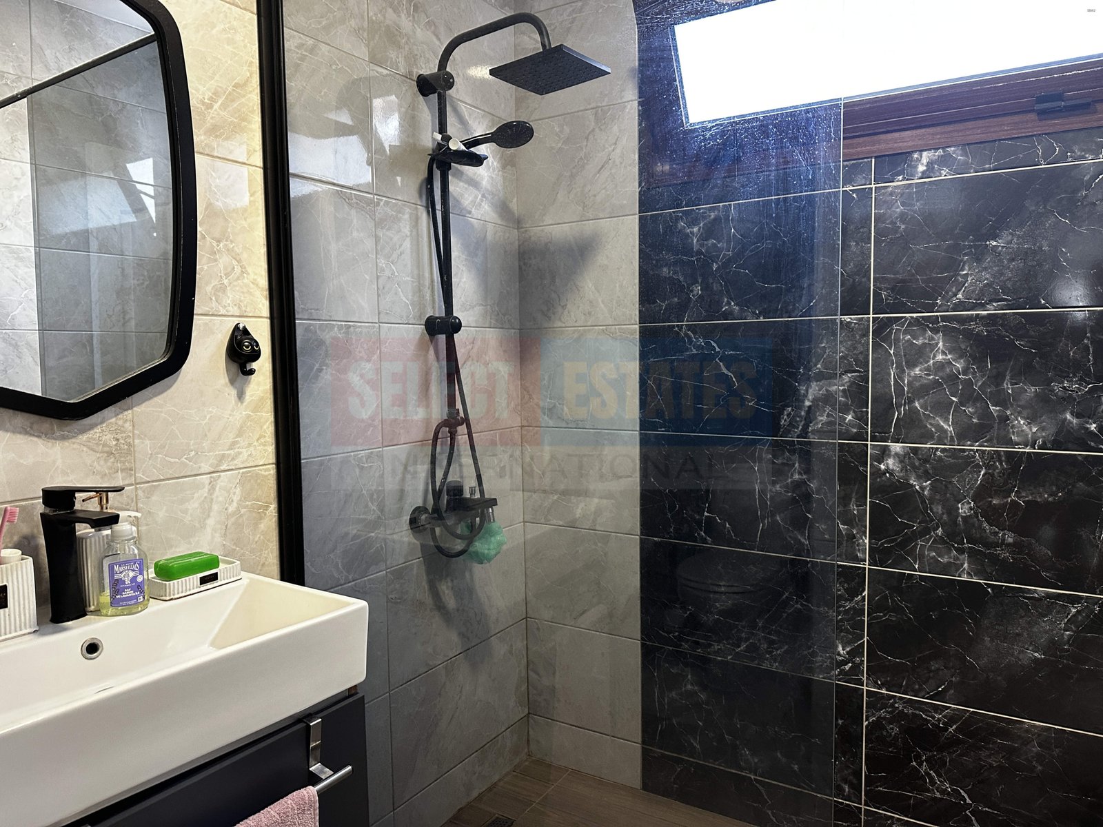 Prestigious Seaside Villa in Alsancak
