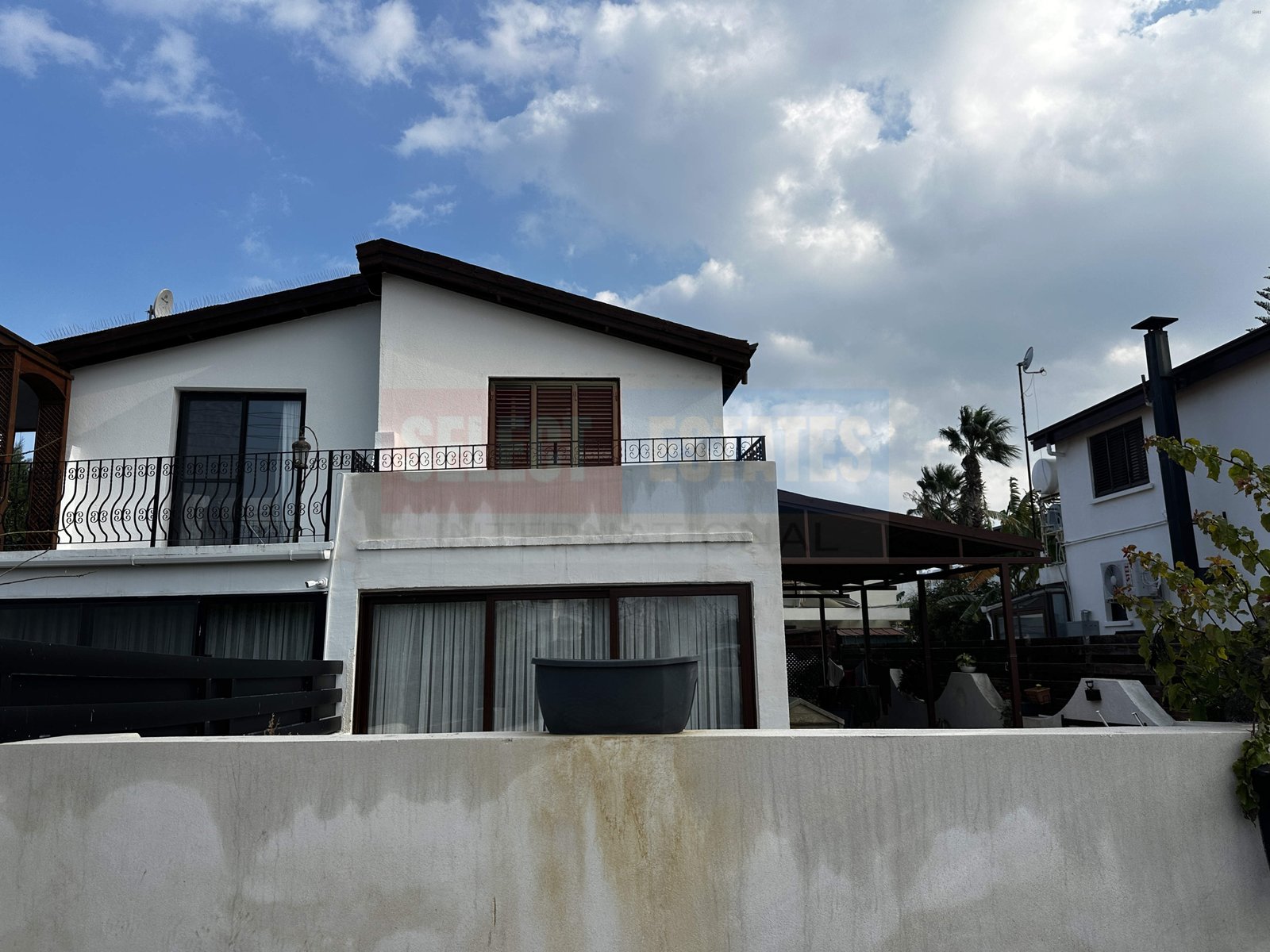 Prestigious Seaside Villa in Alsancak