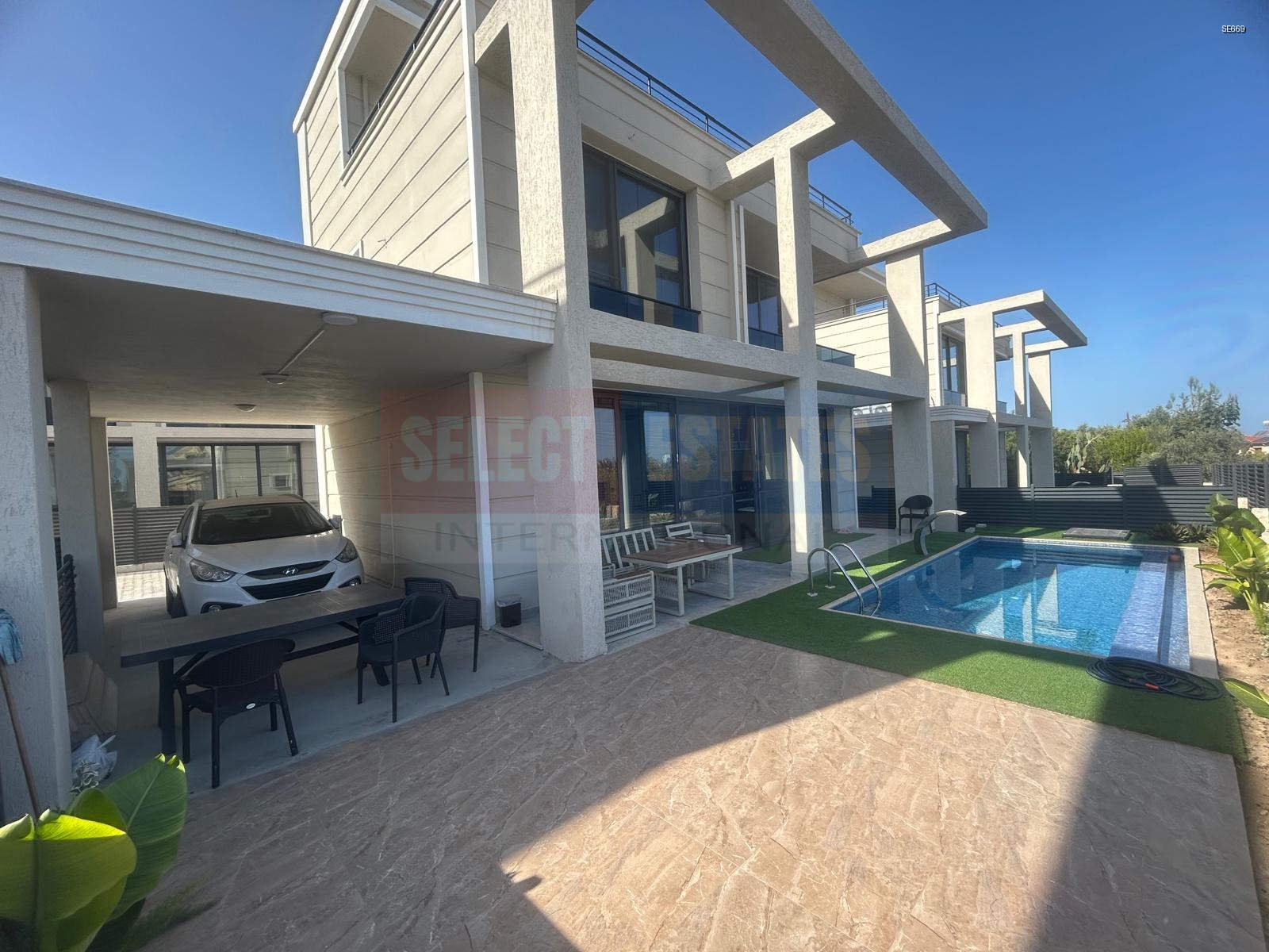 Modern Villa with Pool in Lapta