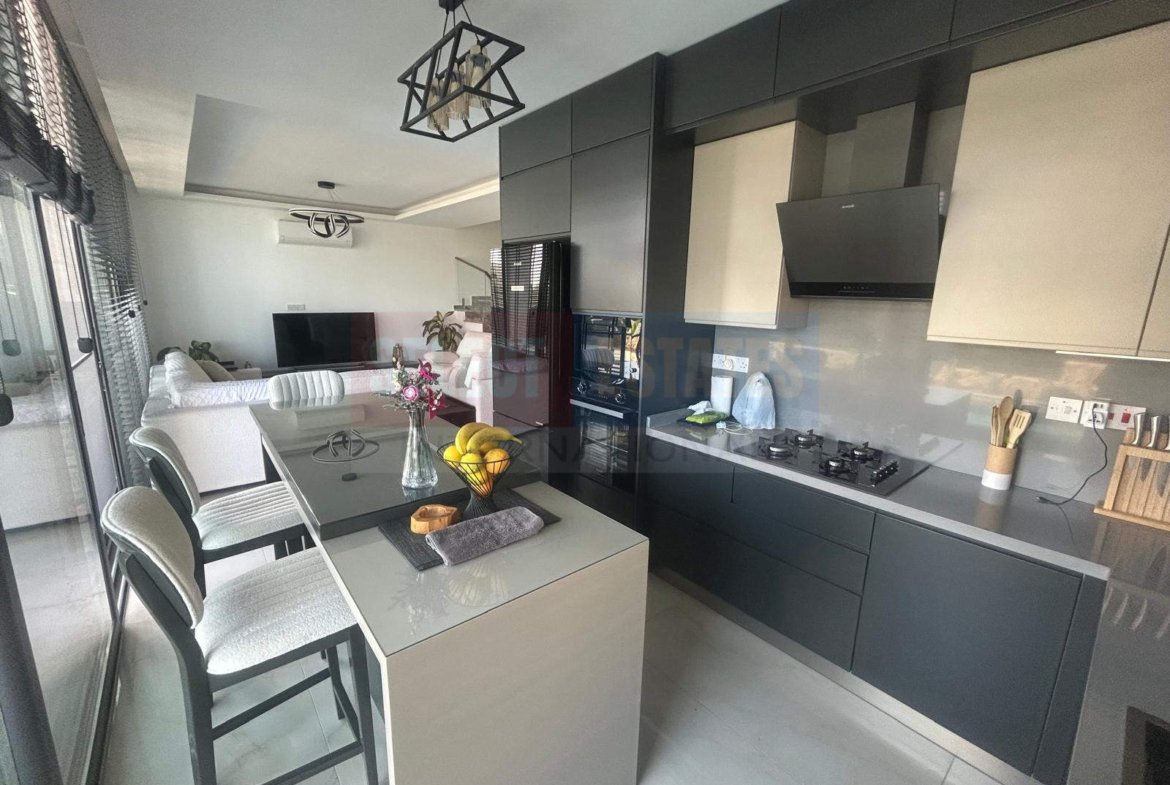 Modern Villa with Pool in Lapta