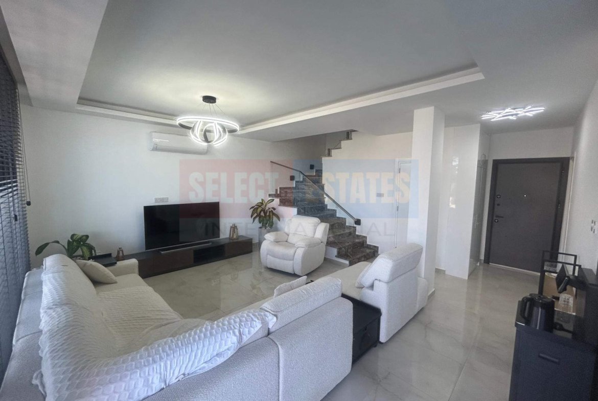 Modern Villa with Pool in Lapta