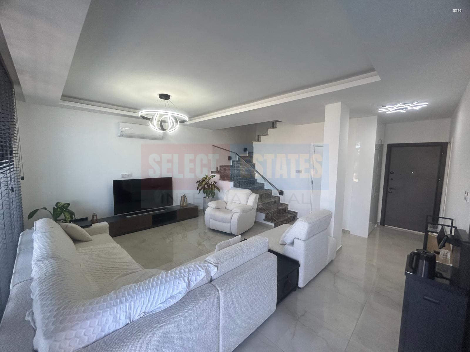 Modern Villa with Pool in Lapta