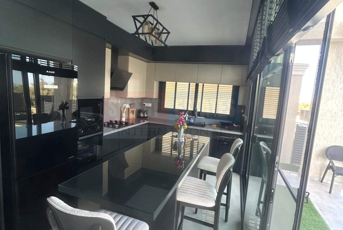 Modern Villa with Pool in Lapta