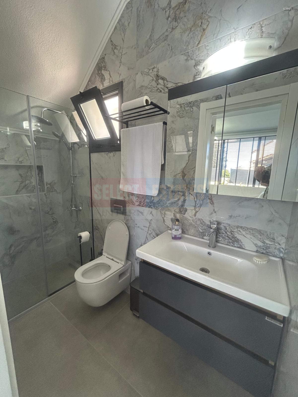 Modern Villa with Pool in Lapta
