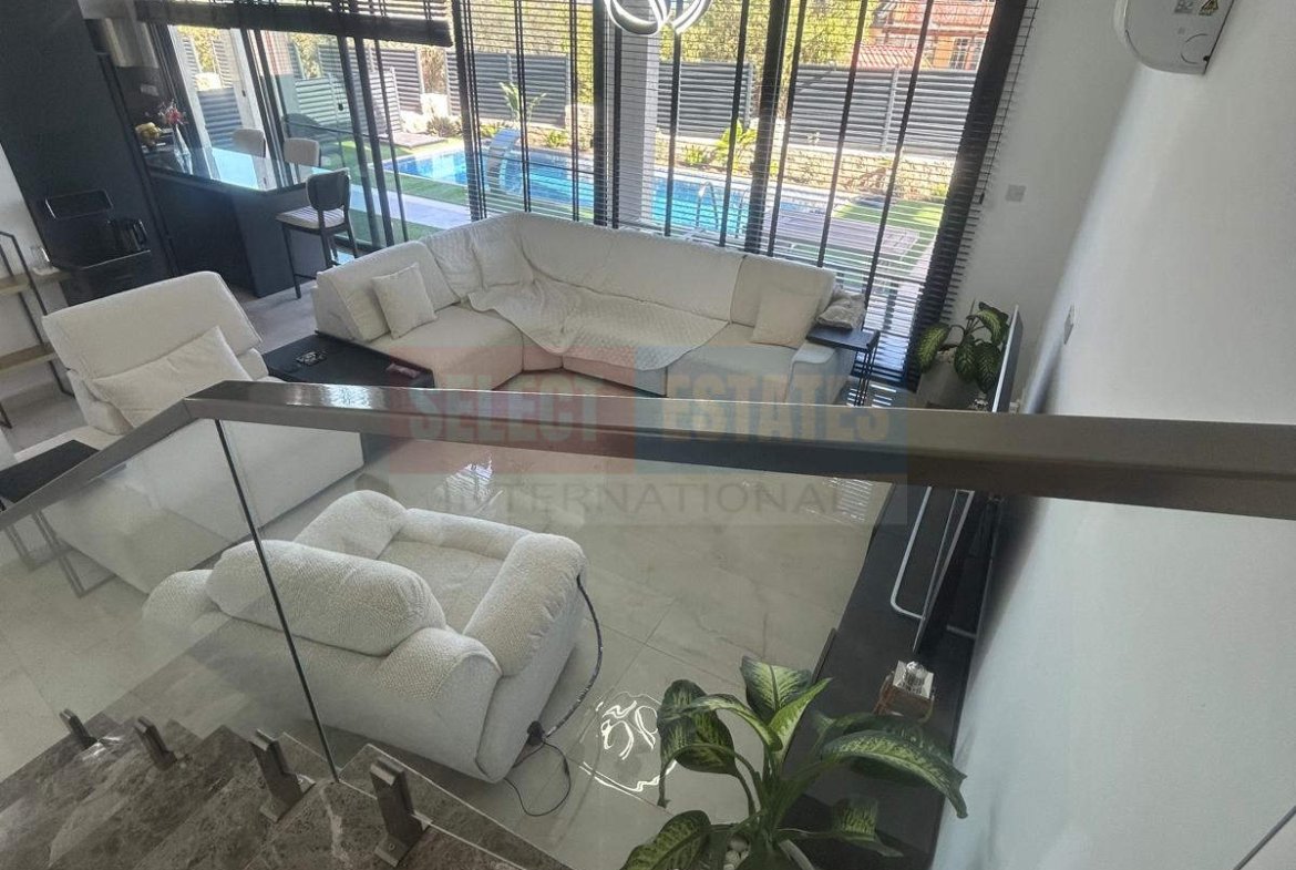 Modern Villa with Pool in Lapta