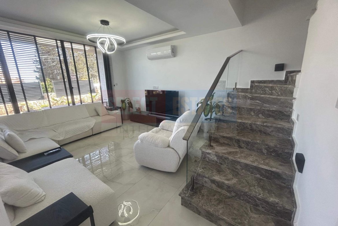 Modern Villa with Pool in Lapta