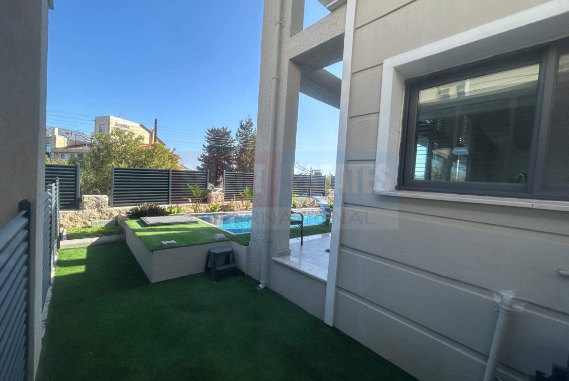 Modern Villa with Pool in Lapta