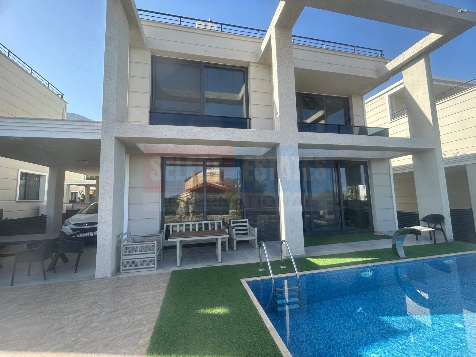 Modern Villa with Pool in Lapta