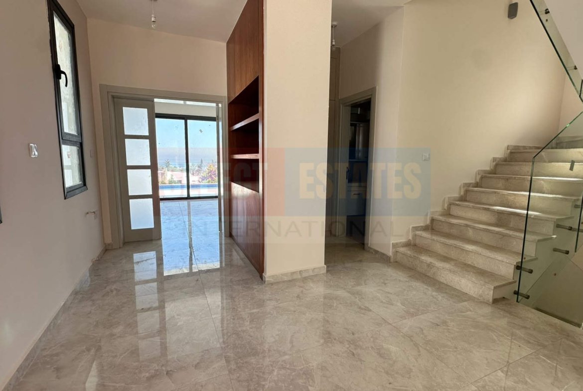 Çatalköy’de Türk Başlıklı Lüks Villa