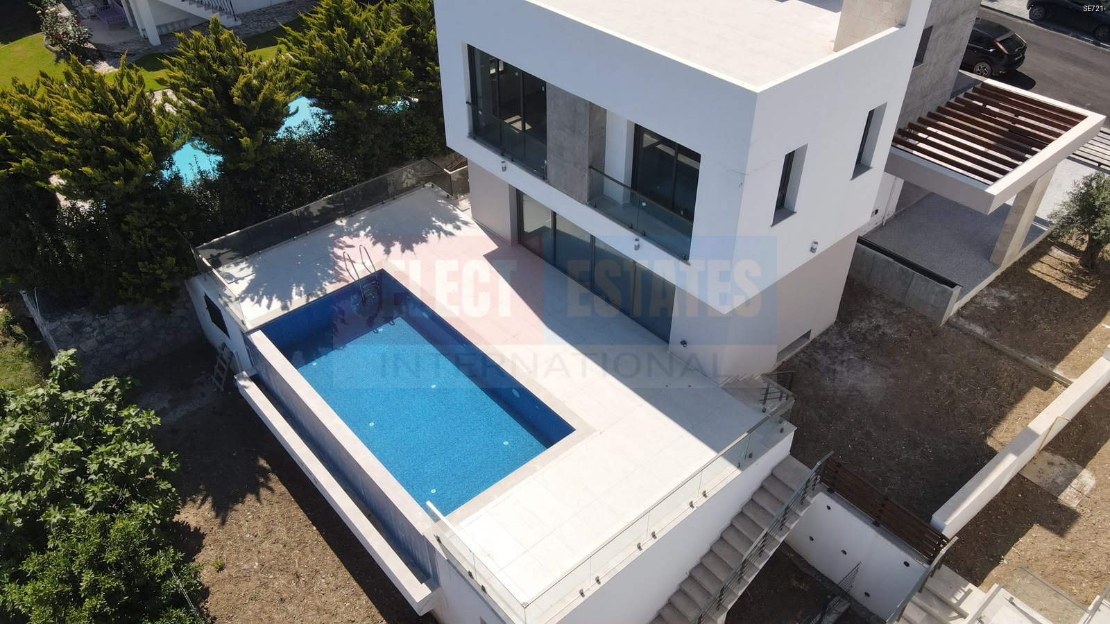 Çatalköy’de Türk Başlıklı Lüks Villa