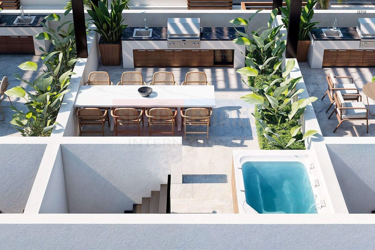 SE759_043 Long Beach Luxury Penthouse Opportunity