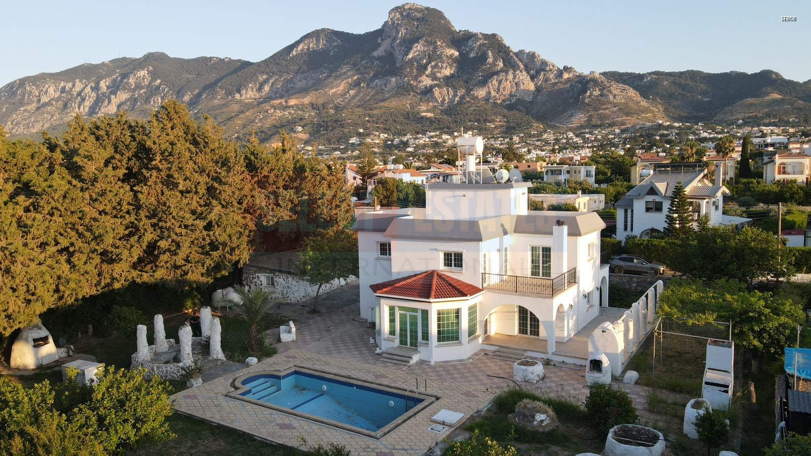 Luxury Villa with Pool in Karşıyaka, Kyrenia