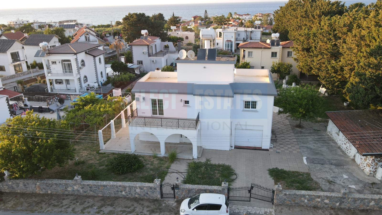 Luxury Villa with Pool in Karşıyaka, Kyrenia