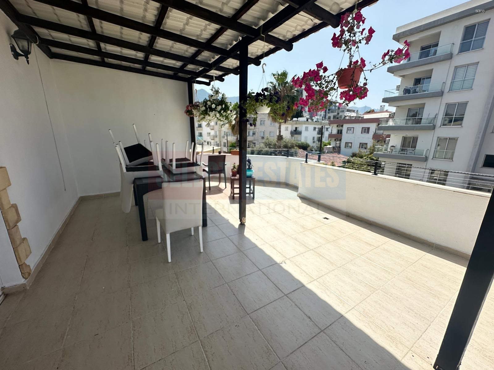 SE810_009 Penthouse with a Large Terrace in Kyrenia Center