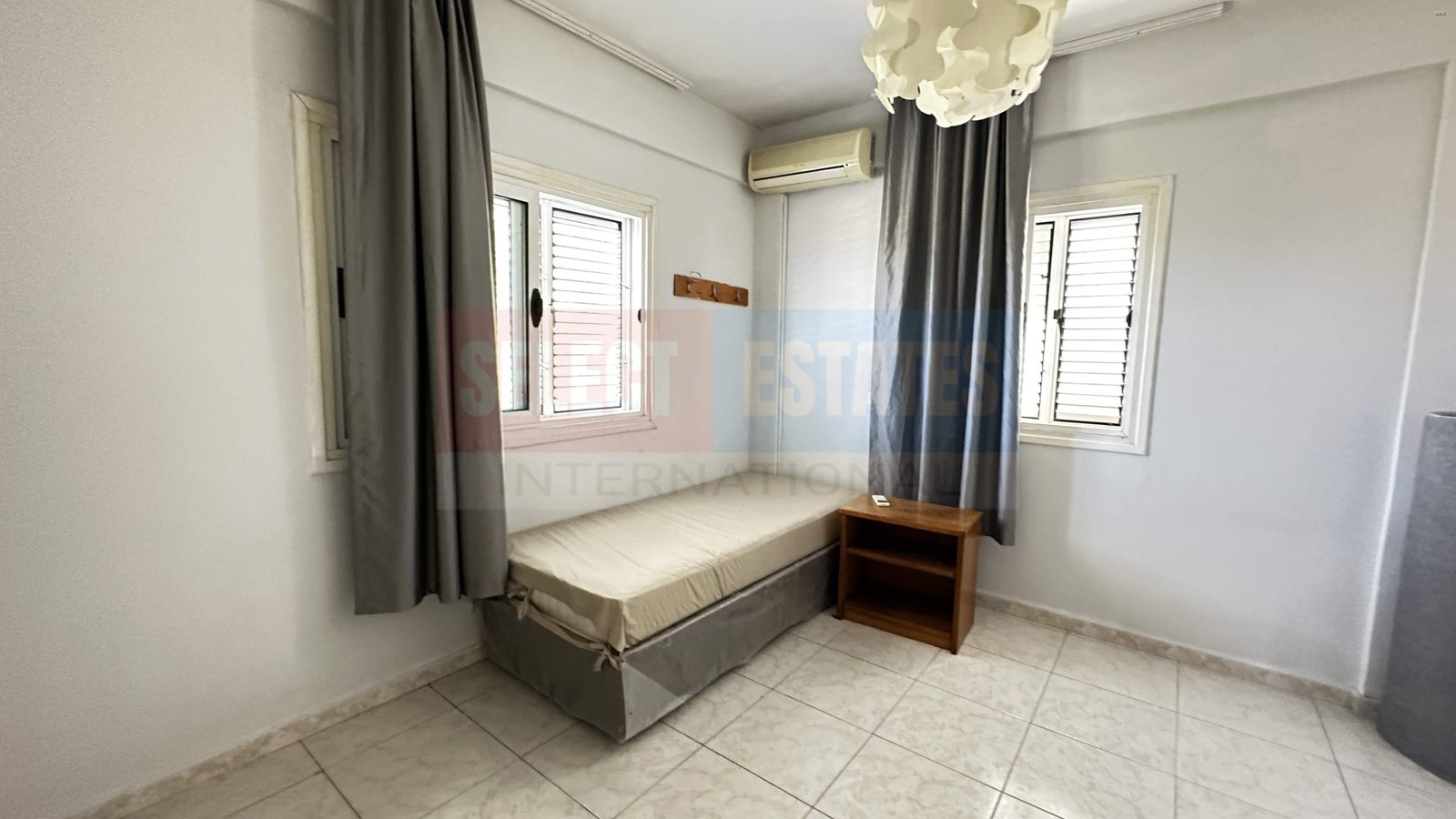 Next to Lord Palace For Rent to Families