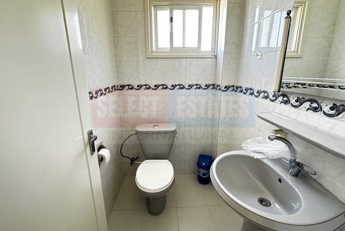 Next to Lord Palace For Rent to Families