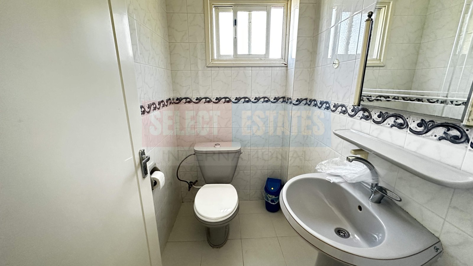 Next to Lord Palace For Rent to Families