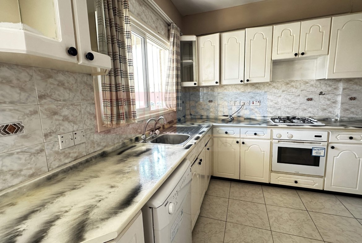 Next to Lord Palace For Rent to Families