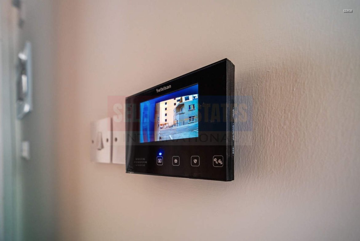 Ready Modern Penthouse in Kyrenia Center