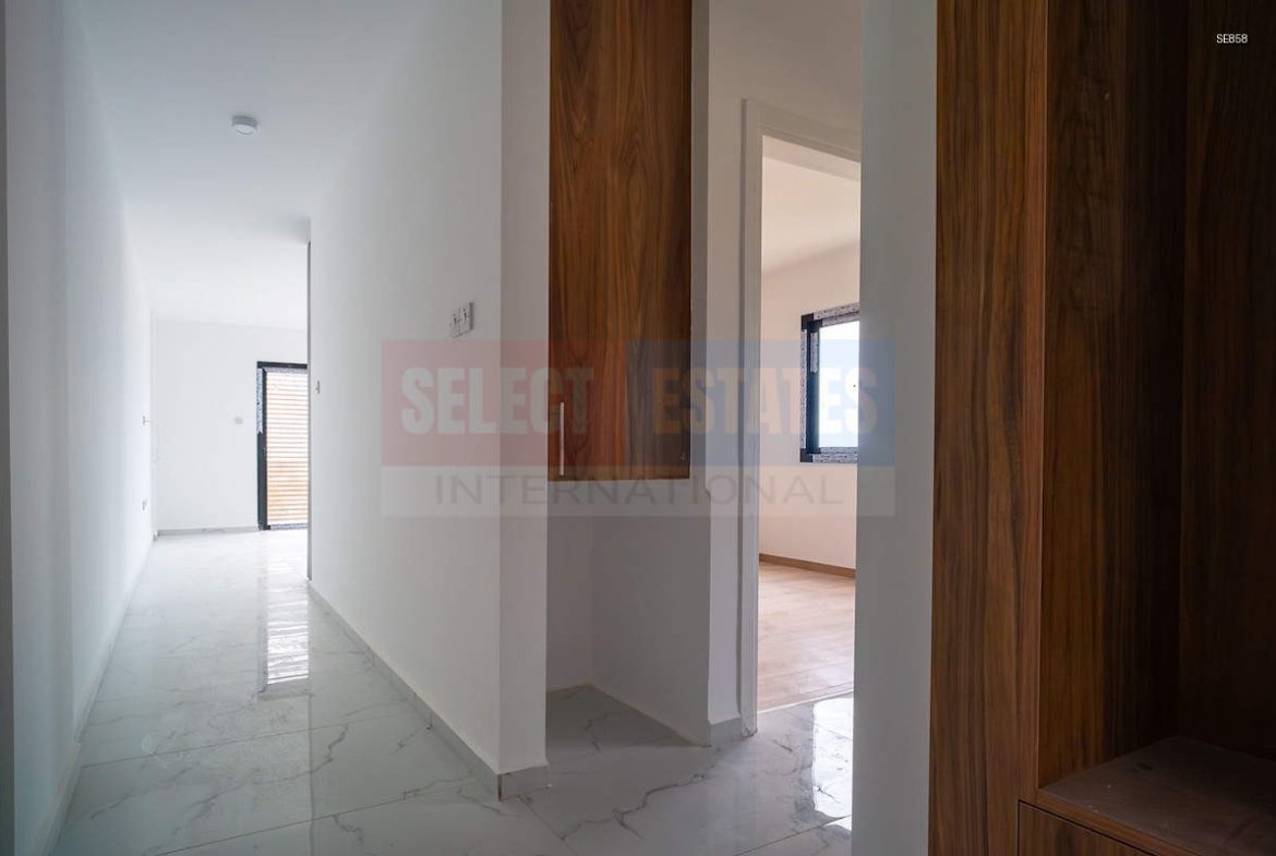 Ready Modern Penthouse in Kyrenia Center