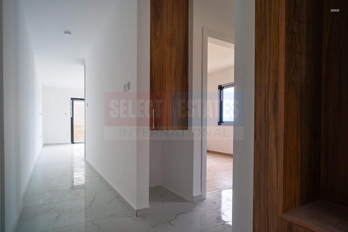 Ready Modern Penthouse in Kyrenia Center